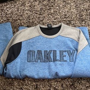 Men’s Oakley sweatshirt